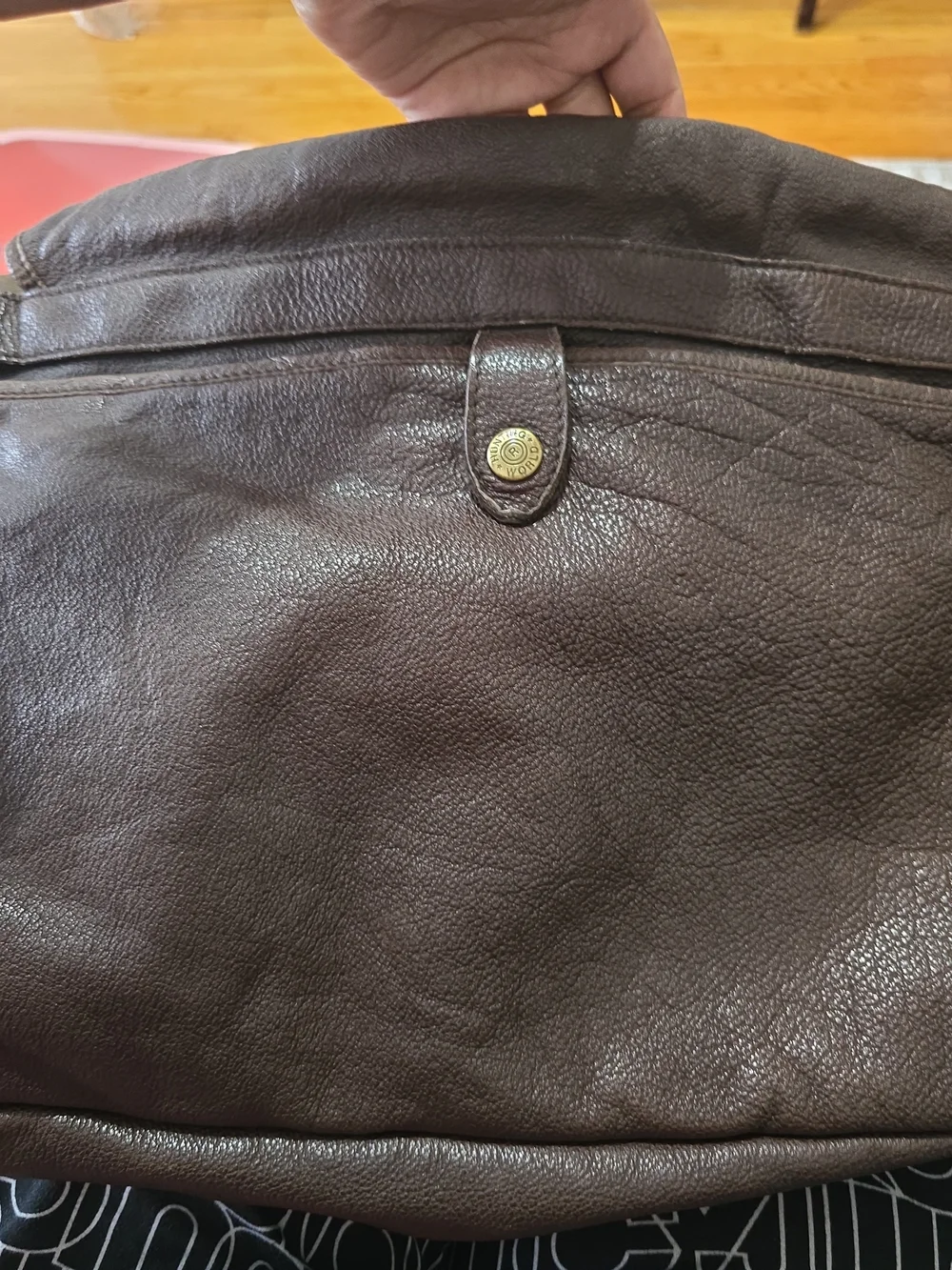 Hunting World Men's Brown Leather Messenger Bag